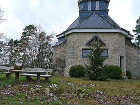 Putzaktion in der Weingartenkapelle (Foto: Karl-Franz Thiede)